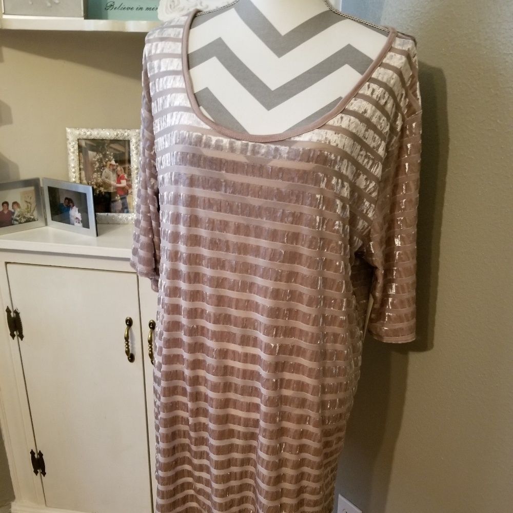 Stripped Short Sleeved Top